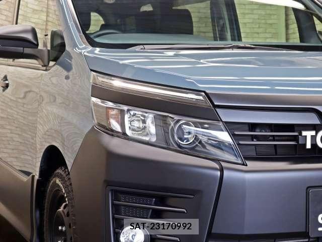 Toyota VOXY 2016-03 8662272-11