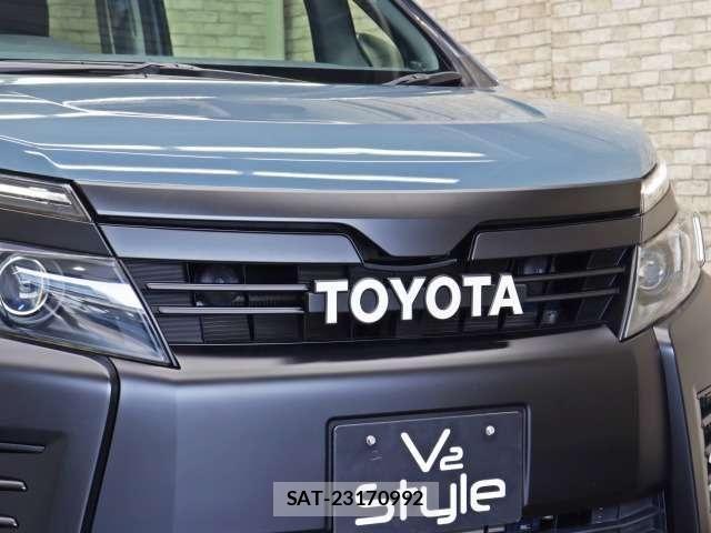 Toyota VOXY 2016-03 8662272-12