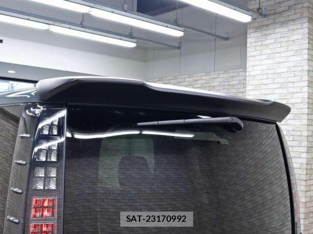 Toyota VOXY 2016-03 8662272-17