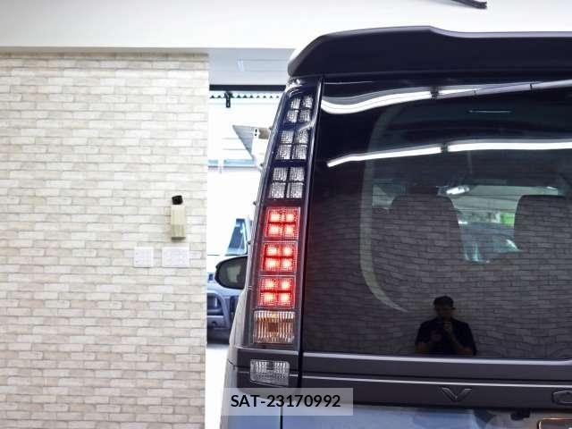 Toyota VOXY 2016-03 8662272-18