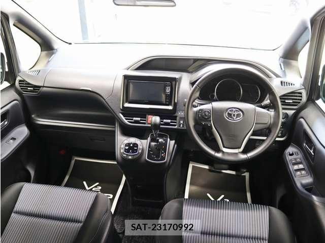 Toyota VOXY 2016-03 8662272-20