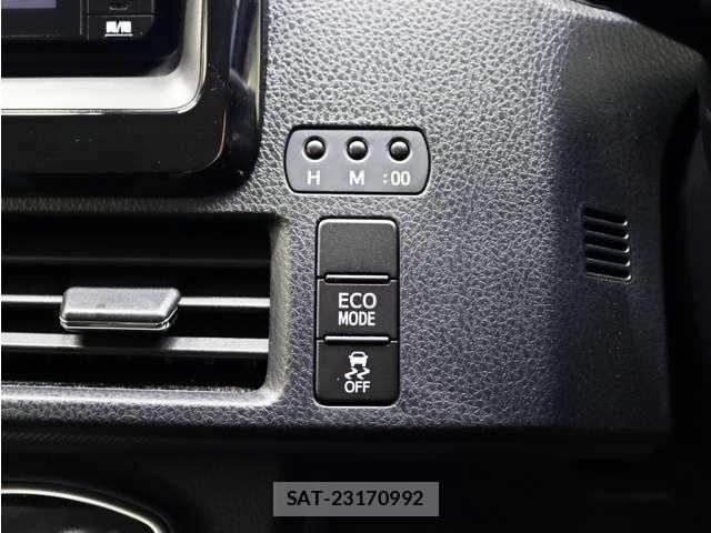 Toyota VOXY 2016-03 8662272-28