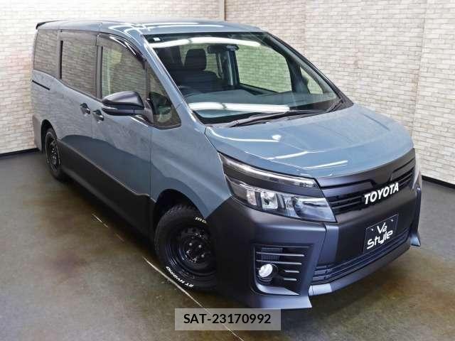 Toyota VOXY 2016-03 8662272-4