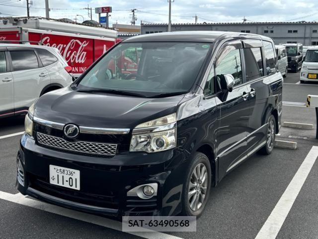 Toyota VOXY 2013-08 8667124-0