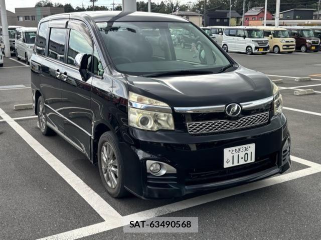 Toyota VOXY 2013-08 8667124-1