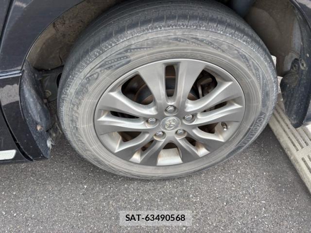 Toyota VOXY 2013-08 8667124-6