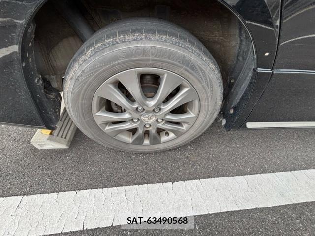 Toyota VOXY 2013-08 8667124-7