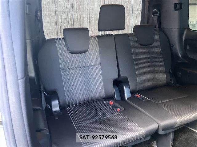 Toyota VOXY 2019-08 8667121-10