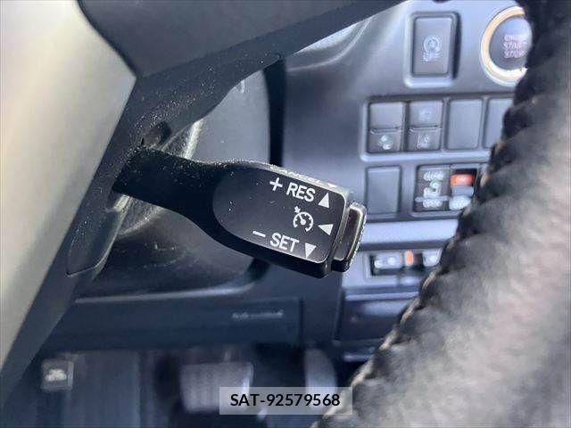 Toyota VOXY 2019-08 8667121-13