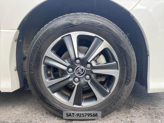 Toyota VOXY 2019-08 8667121-16