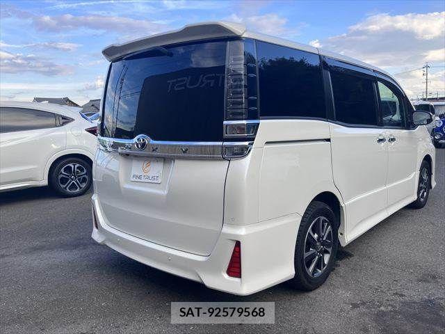 Toyota VOXY 2019-08 8667121-20