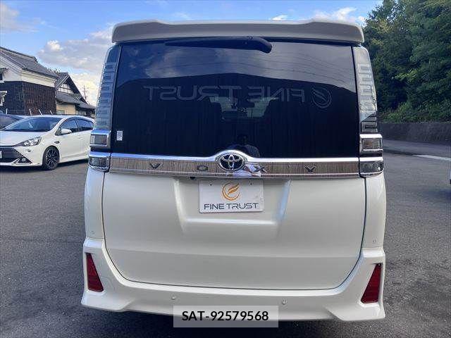 Toyota VOXY 2019-08 8667121-21