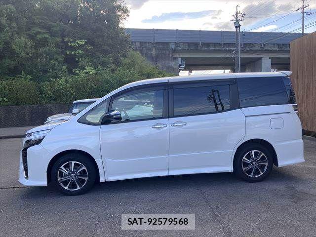 Toyota VOXY 2019-08 8667121-23