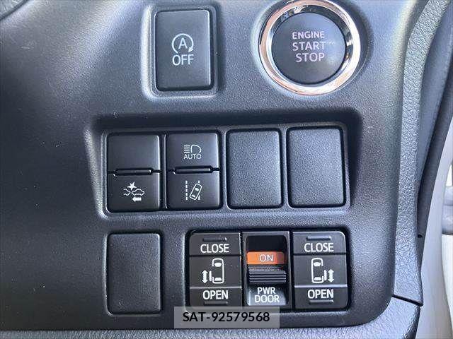 Toyota VOXY 2019-08 8667121-7
