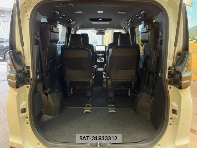 Toyota VOXY 2025-05 8662264-9