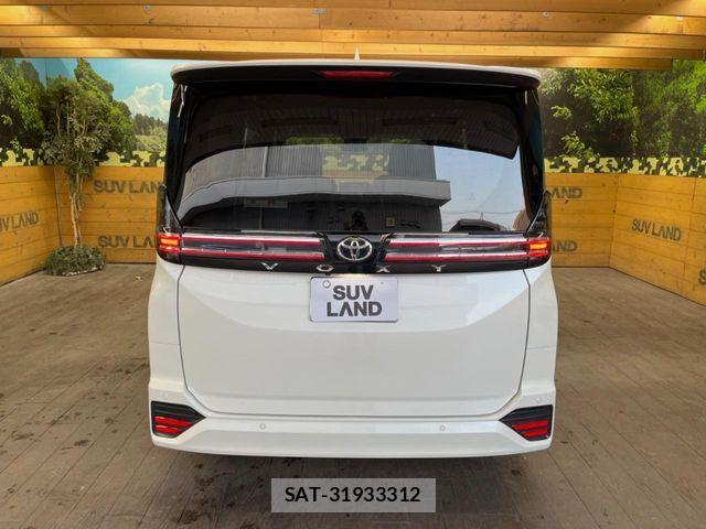 Toyota VOXY 2025-05 8662264-14