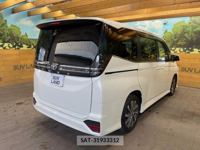 Toyota VOXY 2025-05 8662264-16