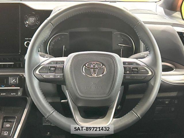 Toyota VOXY 2024-10 8667116-11