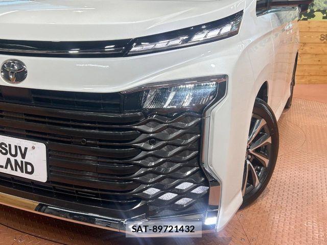 Toyota VOXY 2024-10 8667116-12