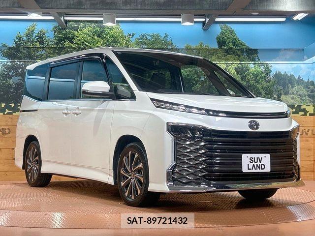 Toyota VOXY 2024-10 8667116-16