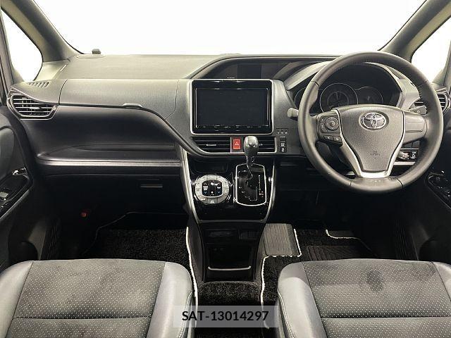 Toyota VOXY 2021-11 8662269-1