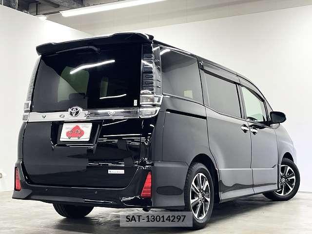 Toyota VOXY 2021-11 8662269-2