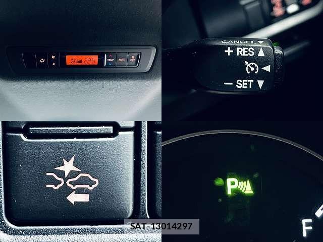 Toyota VOXY 2021-11 8662269-4