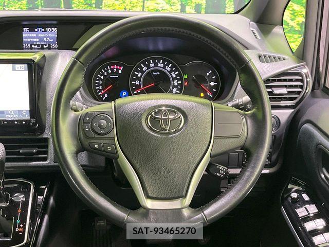 Toyota VOXY 2017-10 8662273-11