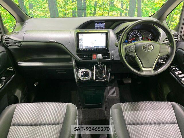 Toyota VOXY 2017-10 8662273-1