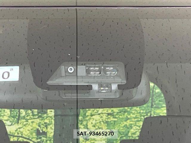 Toyota VOXY 2017-10 8662273-2