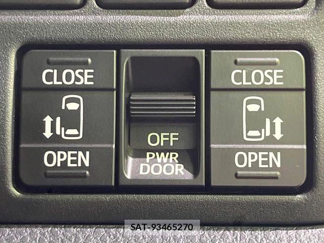 Toyota VOXY 2017-10 8662273-6