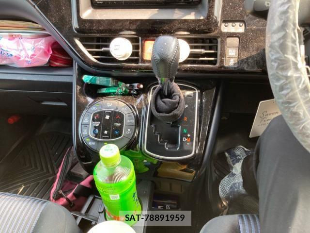 Toyota VOXY 2016-05 8667122-15