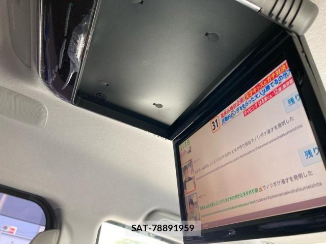 Toyota VOXY 2016-05 8667122-20