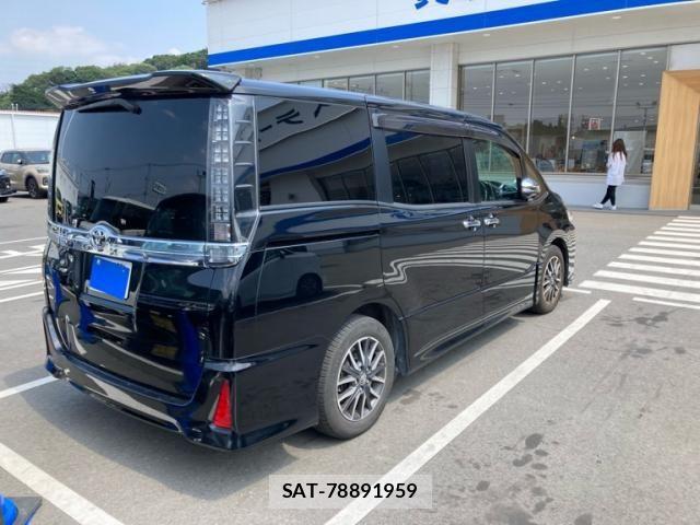 Toyota VOXY 2016-05 8667122-2