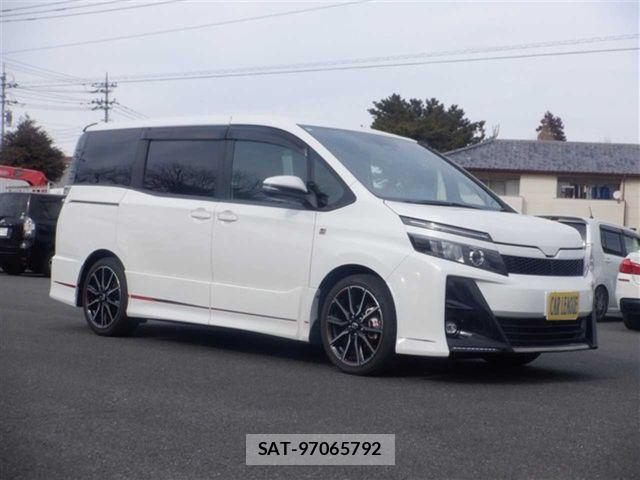 Toyota VOXY 2018-11 8662260-0