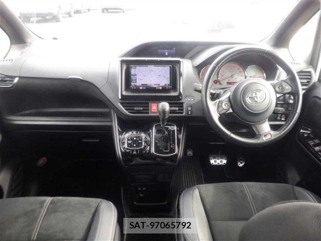 Toyota VOXY 2018-11 8662260-1