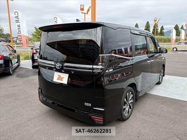 Toyota VOXY 2024-02 8662262-12