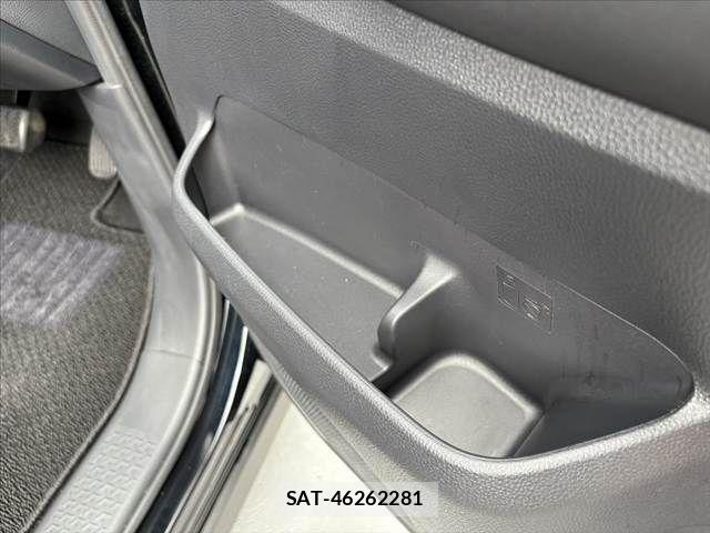 Toyota VOXY 2024-02 8662262-24