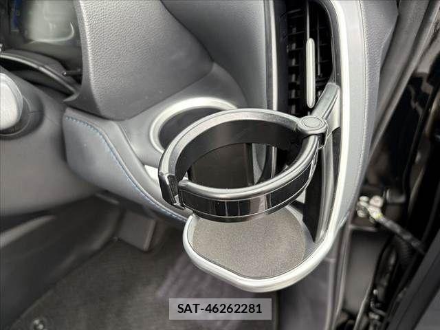 Toyota VOXY 2024-02 8662262-25