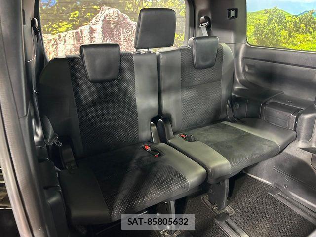 Toyota VOXY 2021-08 8667118-9