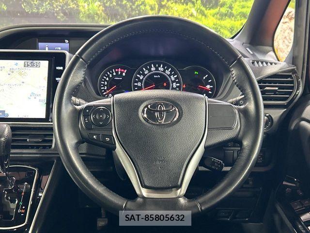 Toyota VOXY 2021-08 8667118-11