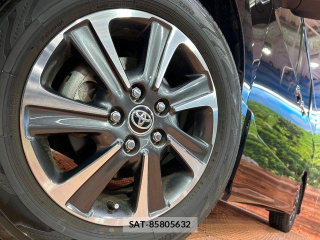 Toyota VOXY 2021-08 8667118-13