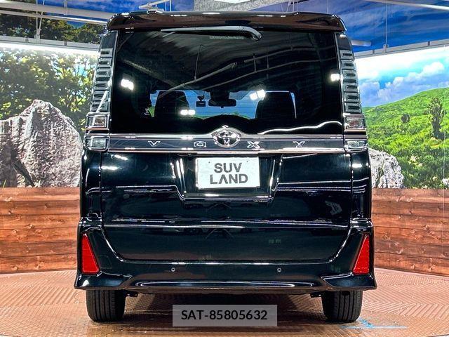 Toyota VOXY 2021-08 8667118-15