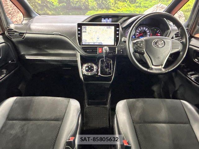 Toyota VOXY 2021-08 8667118-1