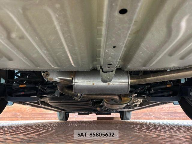 Toyota VOXY 2021-08 8667118-19