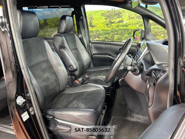 Toyota VOXY 2021-08 8667118-7