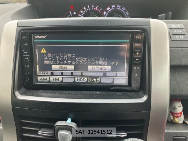 Toyota VOXY 2009-02 8662344-24