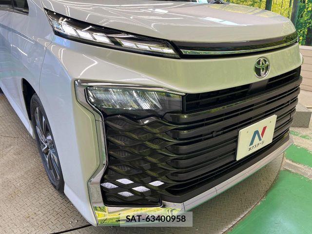 Toyota VOXY 2026-04 8662263-12