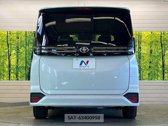 Toyota VOXY 2026-04 8662263-15