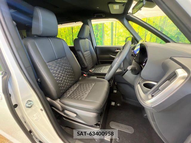Toyota VOXY 2026-04 8662263-7
